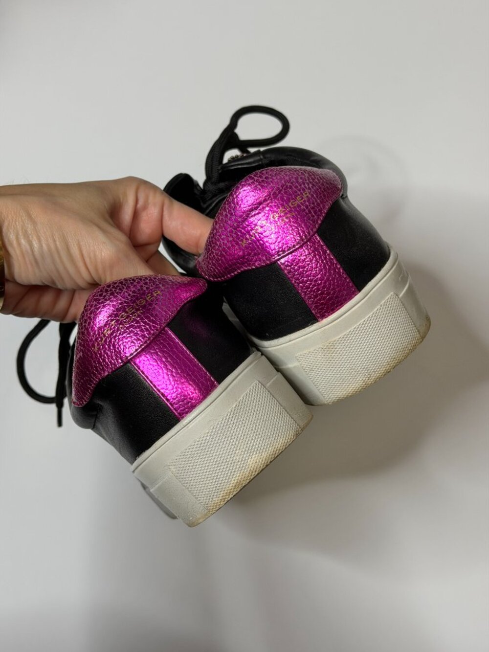 Kurt Geiger Black Leather Gemstone Sneakers- Women's 9 - Picture 4 of 6